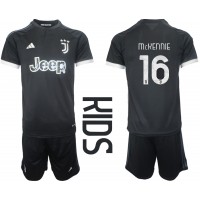 Dres Juventus Weston McKennie #16 Tretina pre deti 2023-24 Krátky Rukáv (+ trenírky)
